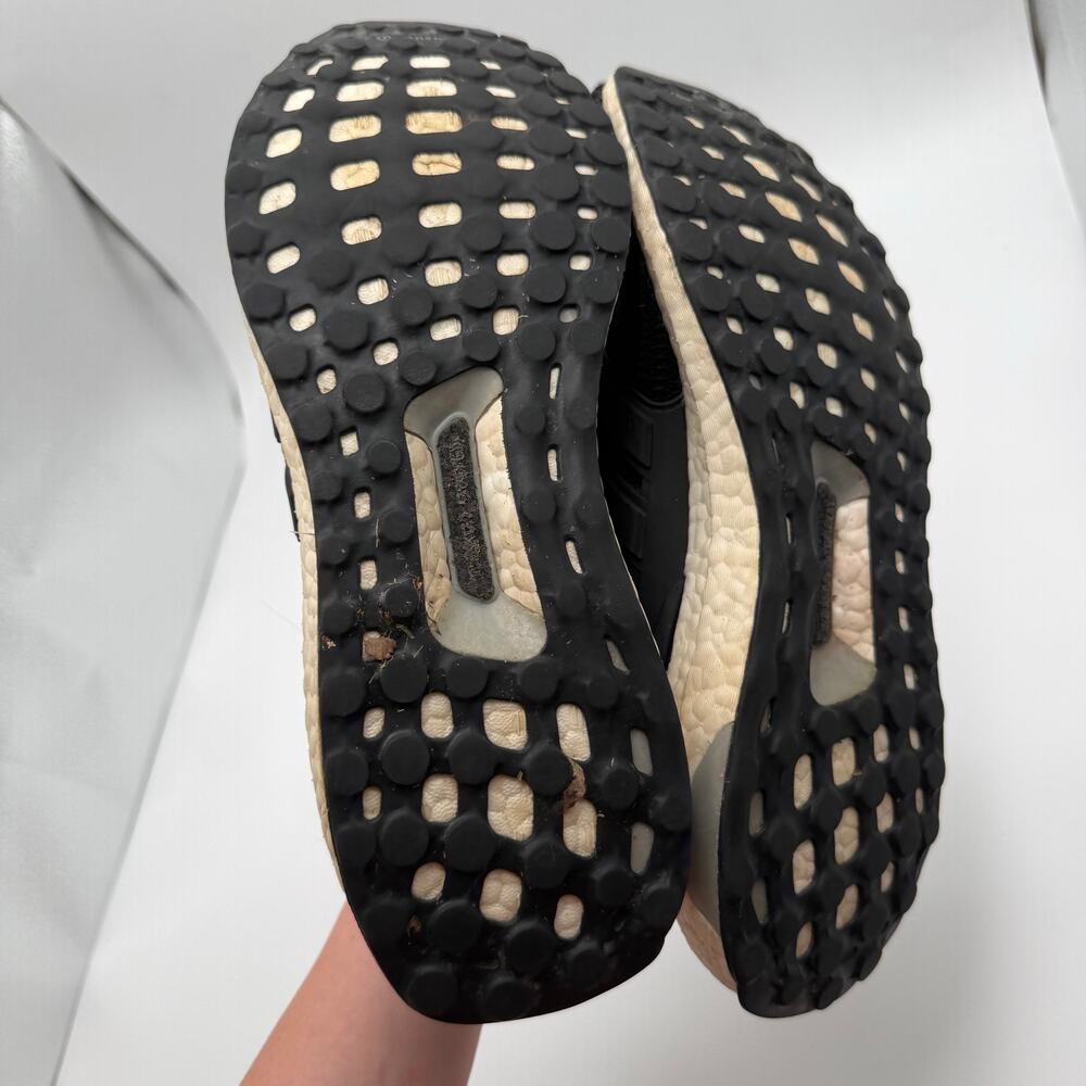 Adidas Ultra Boost - Picture 3 of 4